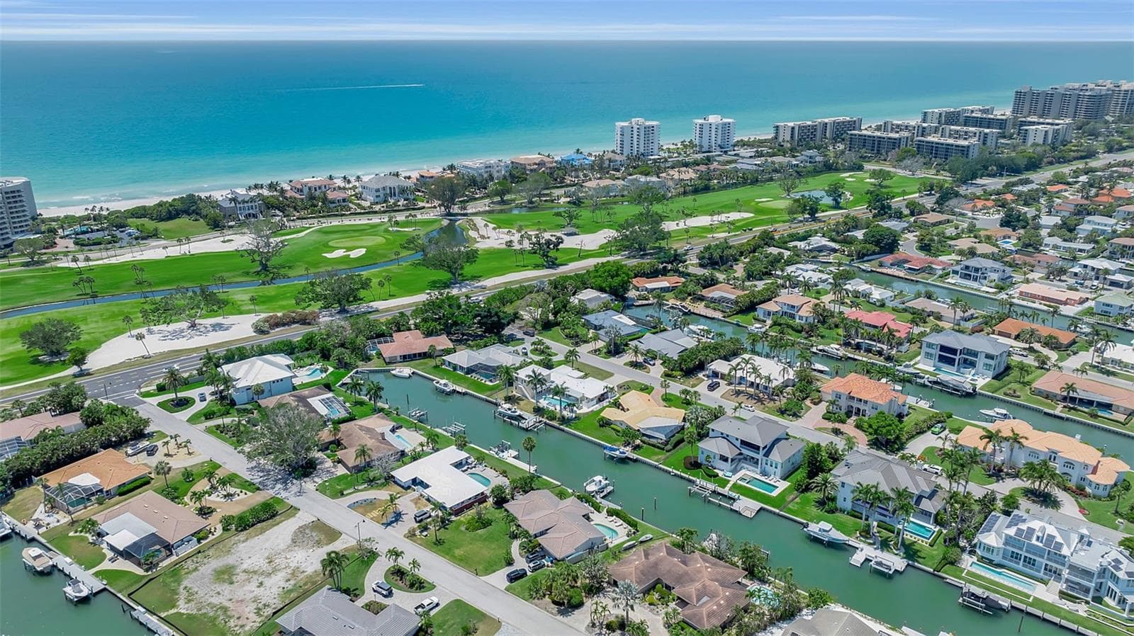 Single Family Residence at 524 HORNBLOWER LN, LONGBOAT KEY, photo 9 of 59
