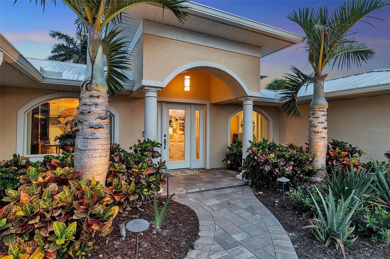 Single Family Residence at 524 HORNBLOWER LN, LONGBOAT KEY, photo 14 of 59