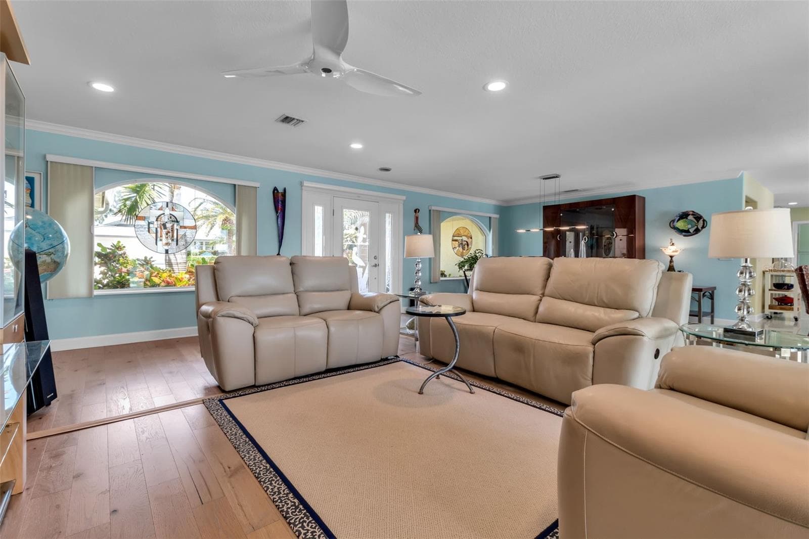 Single Family Residence at 524 HORNBLOWER LN, LONGBOAT KEY, photo 17 of 59