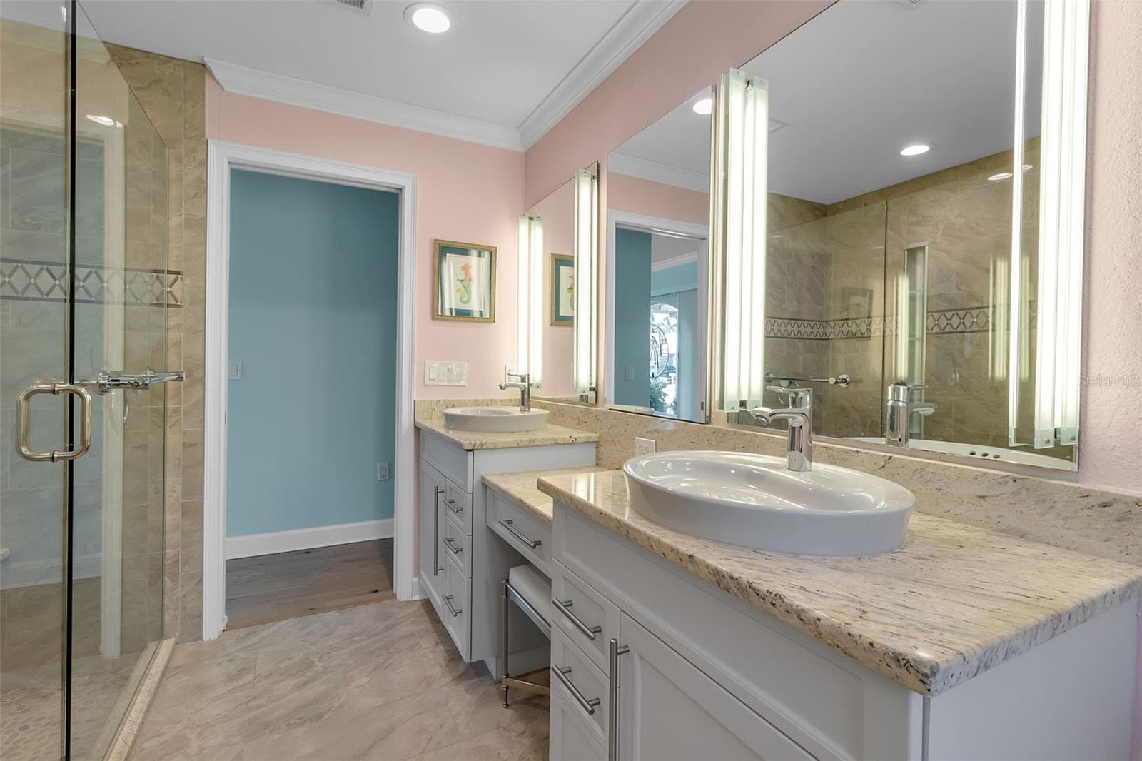 Bath 2 shared - 524 HORNBLOWER LN, LONGBOAT KEY