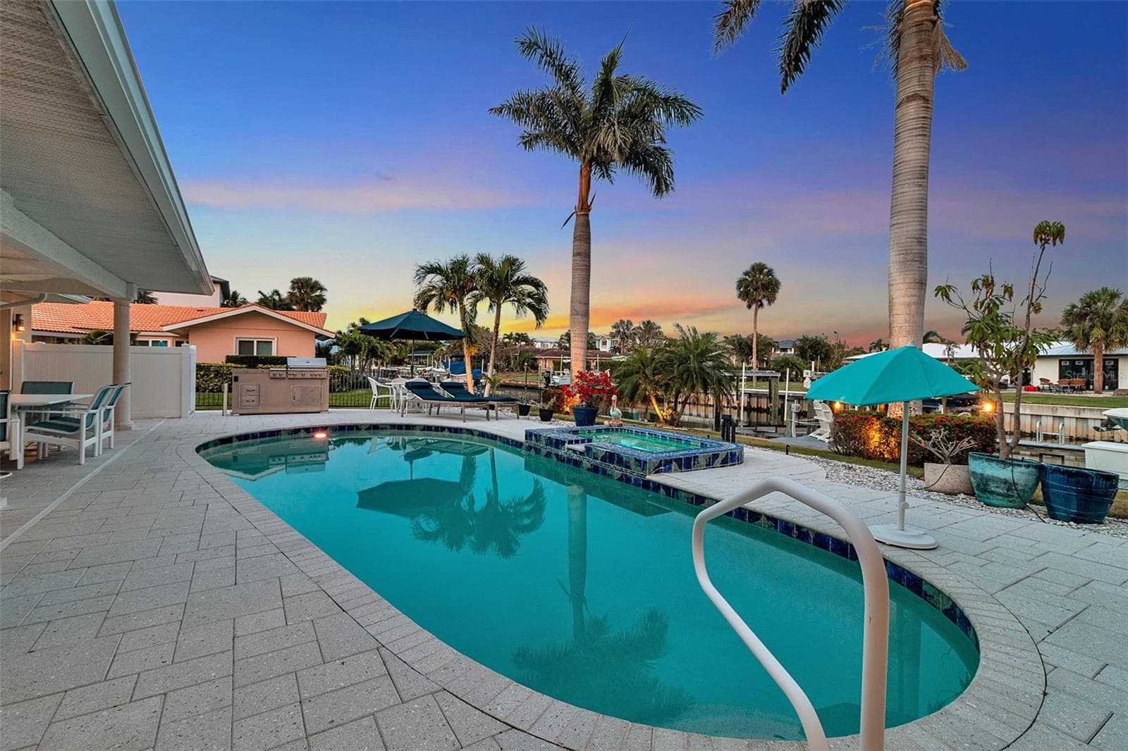 Single Family Residence at 524 HORNBLOWER LN, LONGBOAT KEY, photo 52 of 59