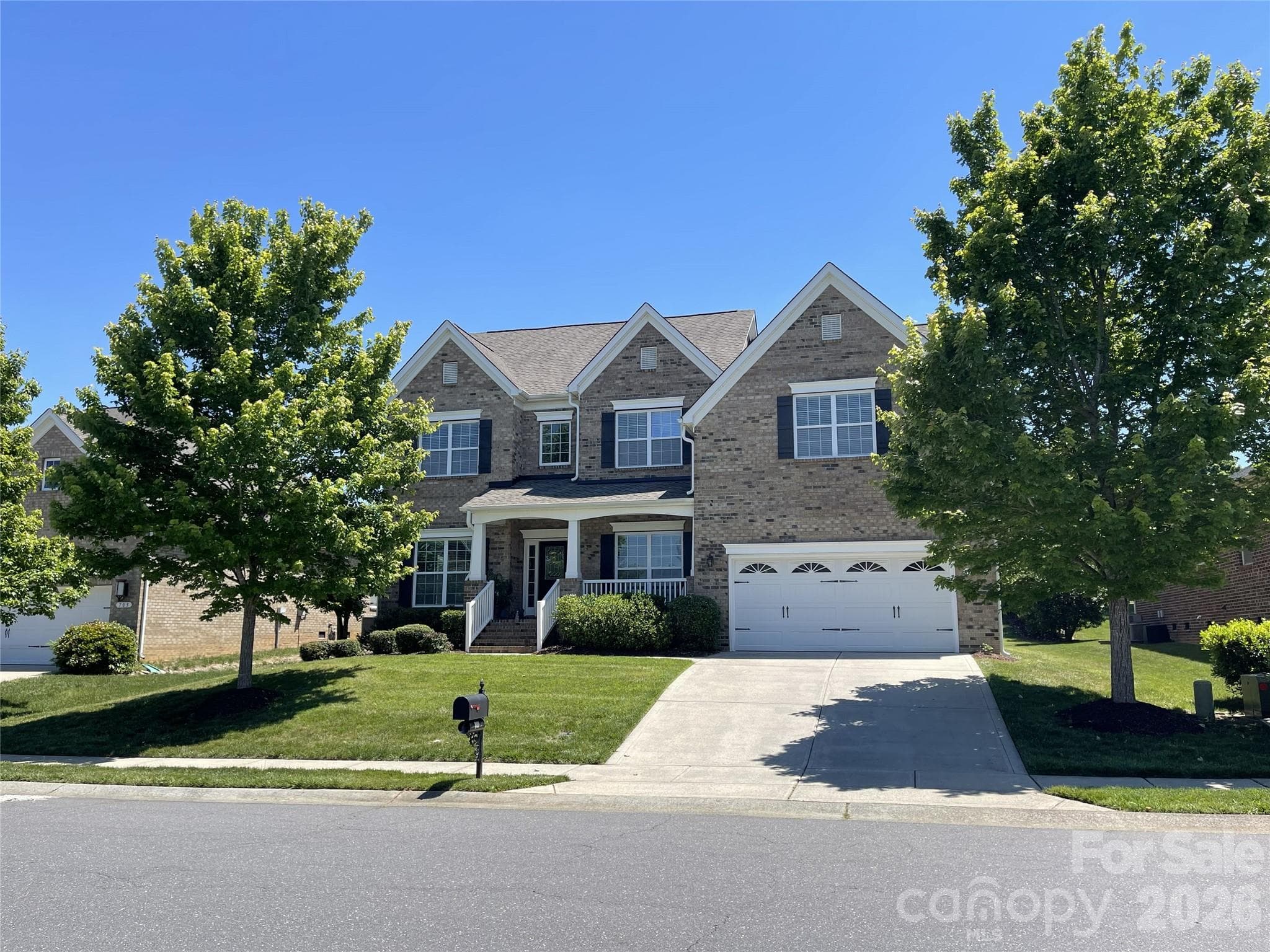 707 Five Leaf Lane