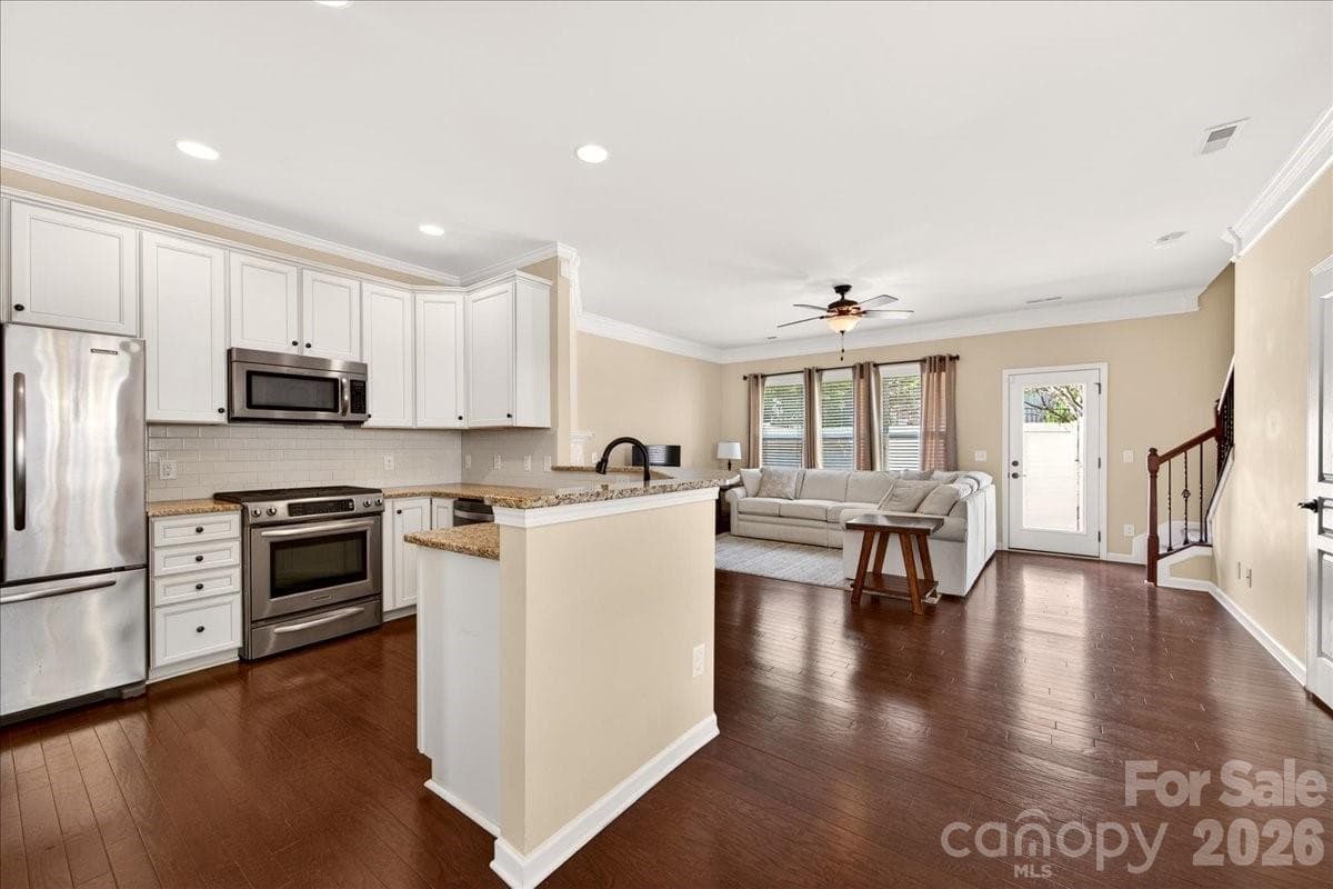 Townhouse at Charlotte, photo 3 of 48