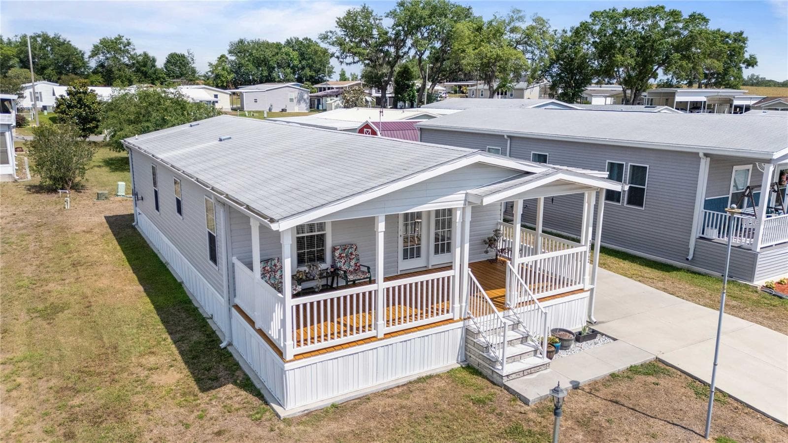 Manufactured Home at 10042 COLLINGWOOD AVE, DADE CITY, photo 2 of 34
