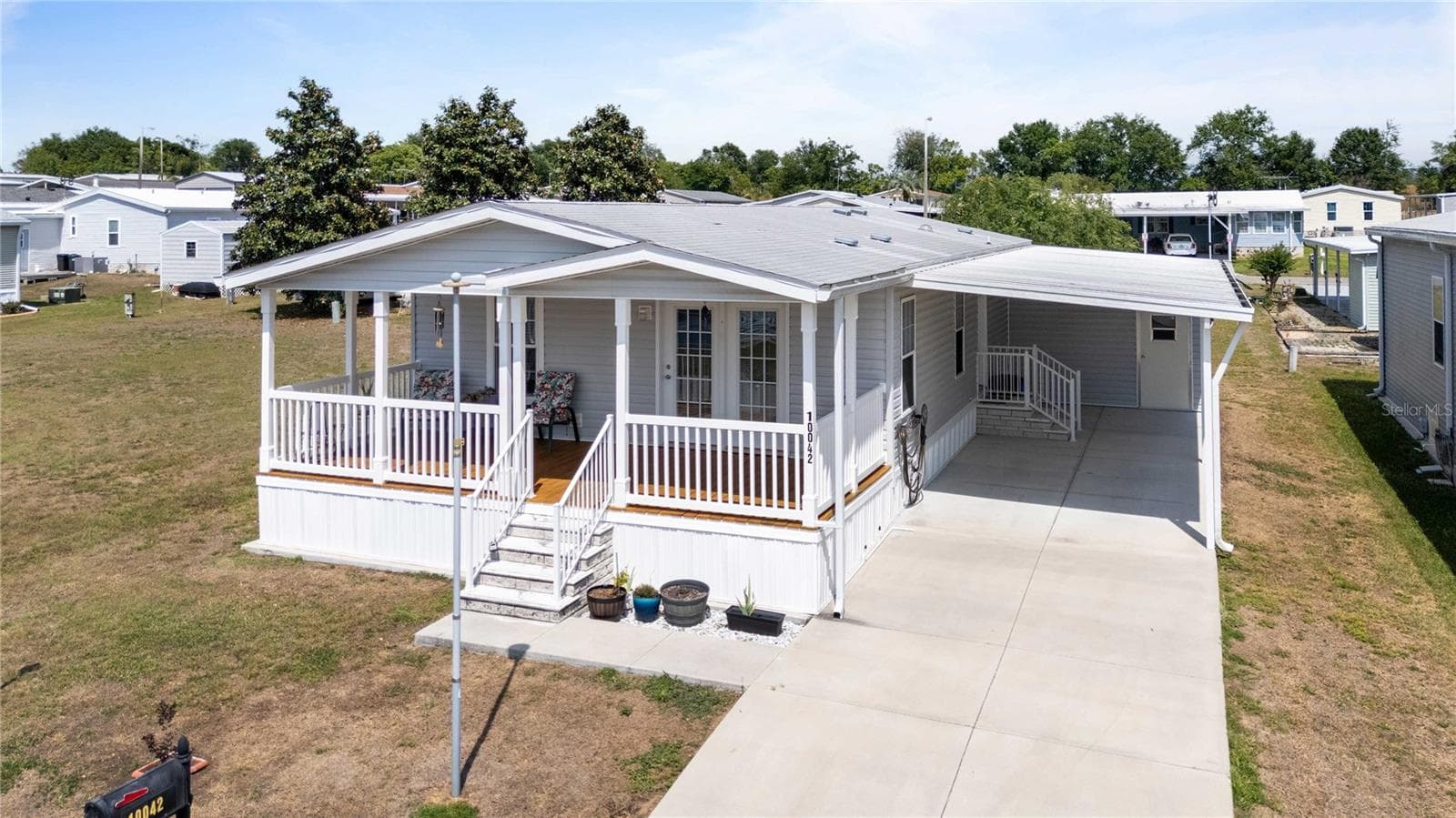 Manufactured Home at 10042 COLLINGWOOD AVE, DADE CITY, photo 4 of 34