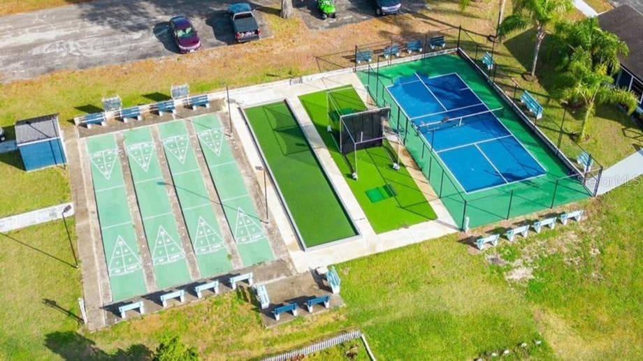 Community shuffle and tennis courts. - 10042 COLLINGWOOD AVE, DADE CITY