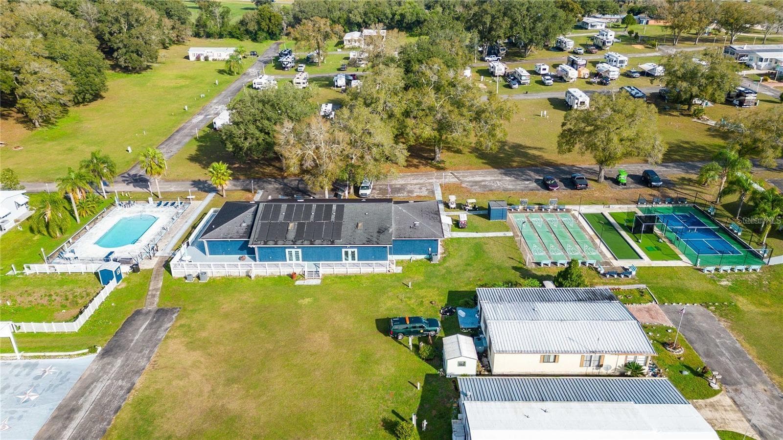 Manufactured Home at 10042 COLLINGWOOD AVE, DADE CITY, photo 32 of 34