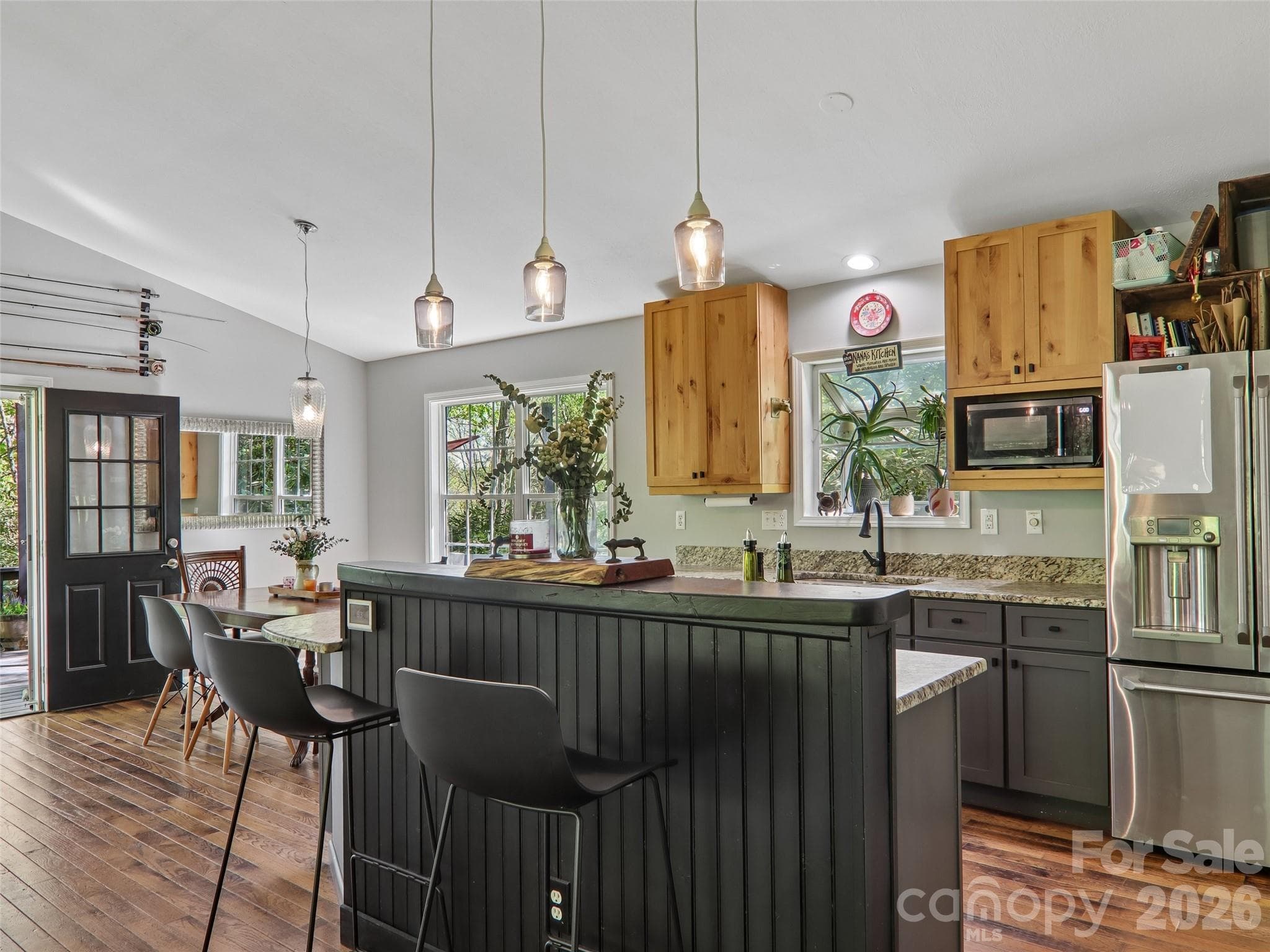 Kitchen breakfast bar - Pisgah Forest