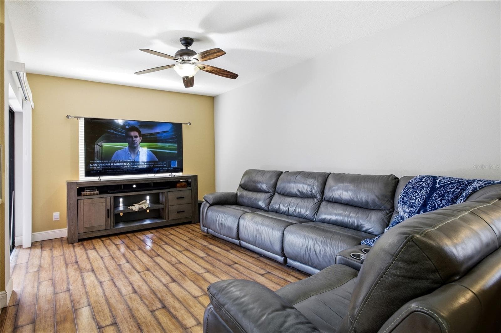 Townhouse at 1033 BLACKWATER DR, WESLEY CHAPEL, photo 10 of 55