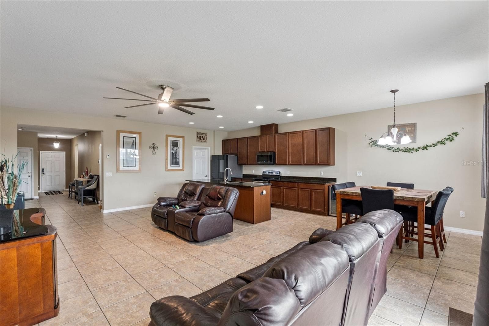 Single Family Residence at 3632 CRESWICK CIR, ORLANDO, photo 7 of 35