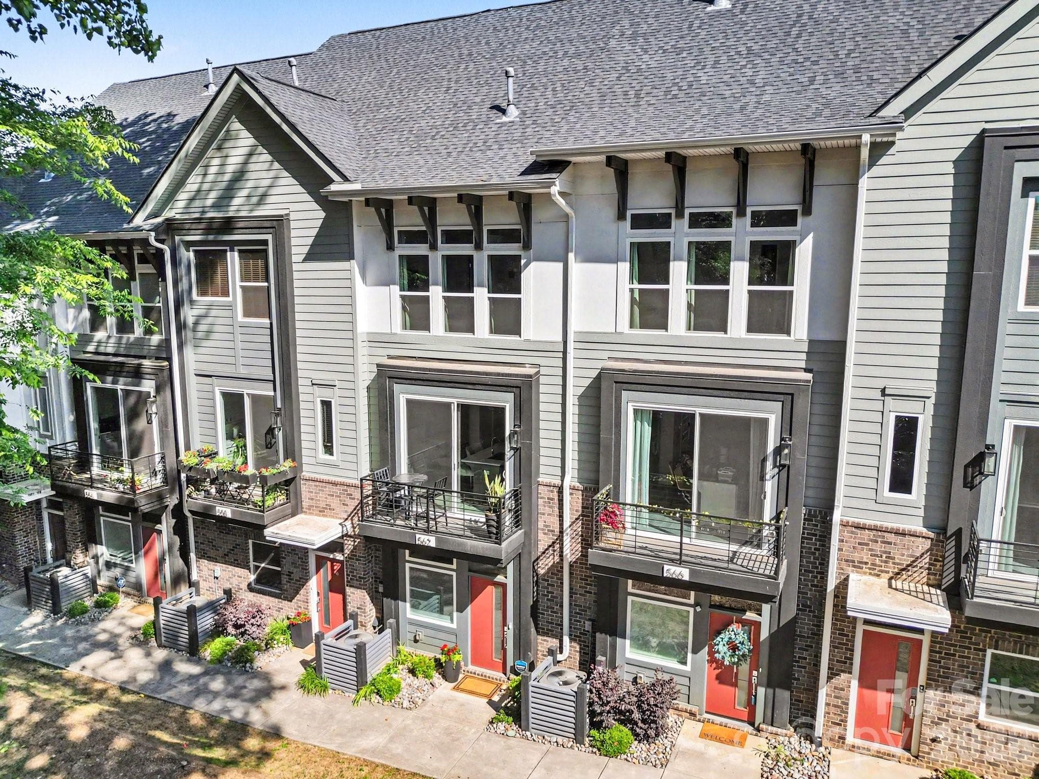 Townhouse at Charlotte, photo 2 of 42