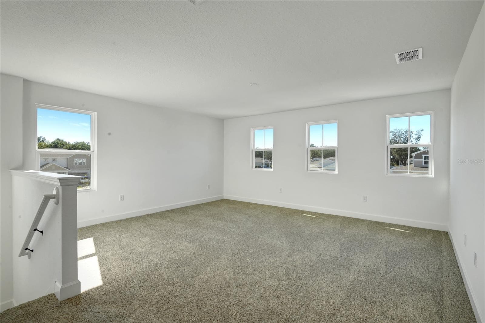 Single Family Residence at 1010 CLOUD RIDGE CT, MOUNT DORA, photo 11 of 19