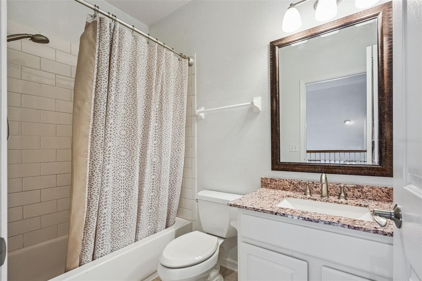 Guest Bathroom #3 - 206 NORFOLK PL, CELEBRATION
