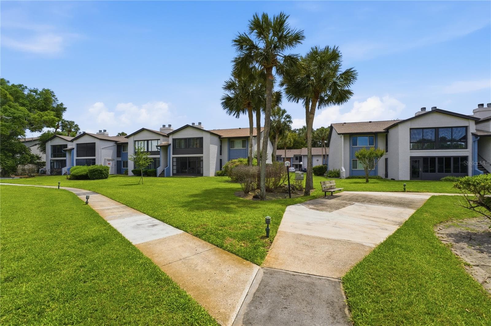 Condominium at 7 ESCONDIDO CIR #67, ALTAMONTE SPRINGS, photo 5 of 53
