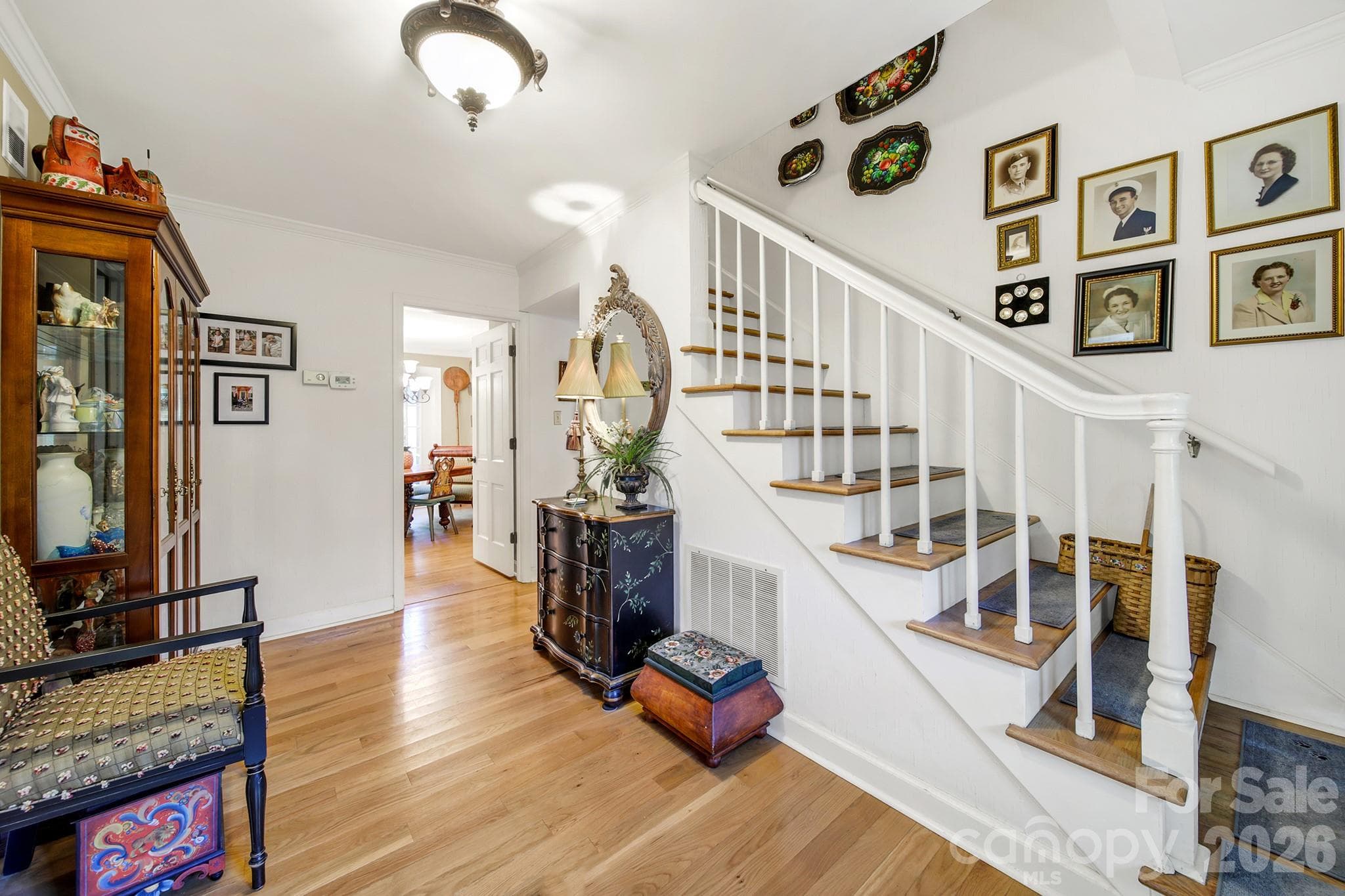 Single Family Residence at 537 Briarwood Road, Lancaster, photo 3 of 48