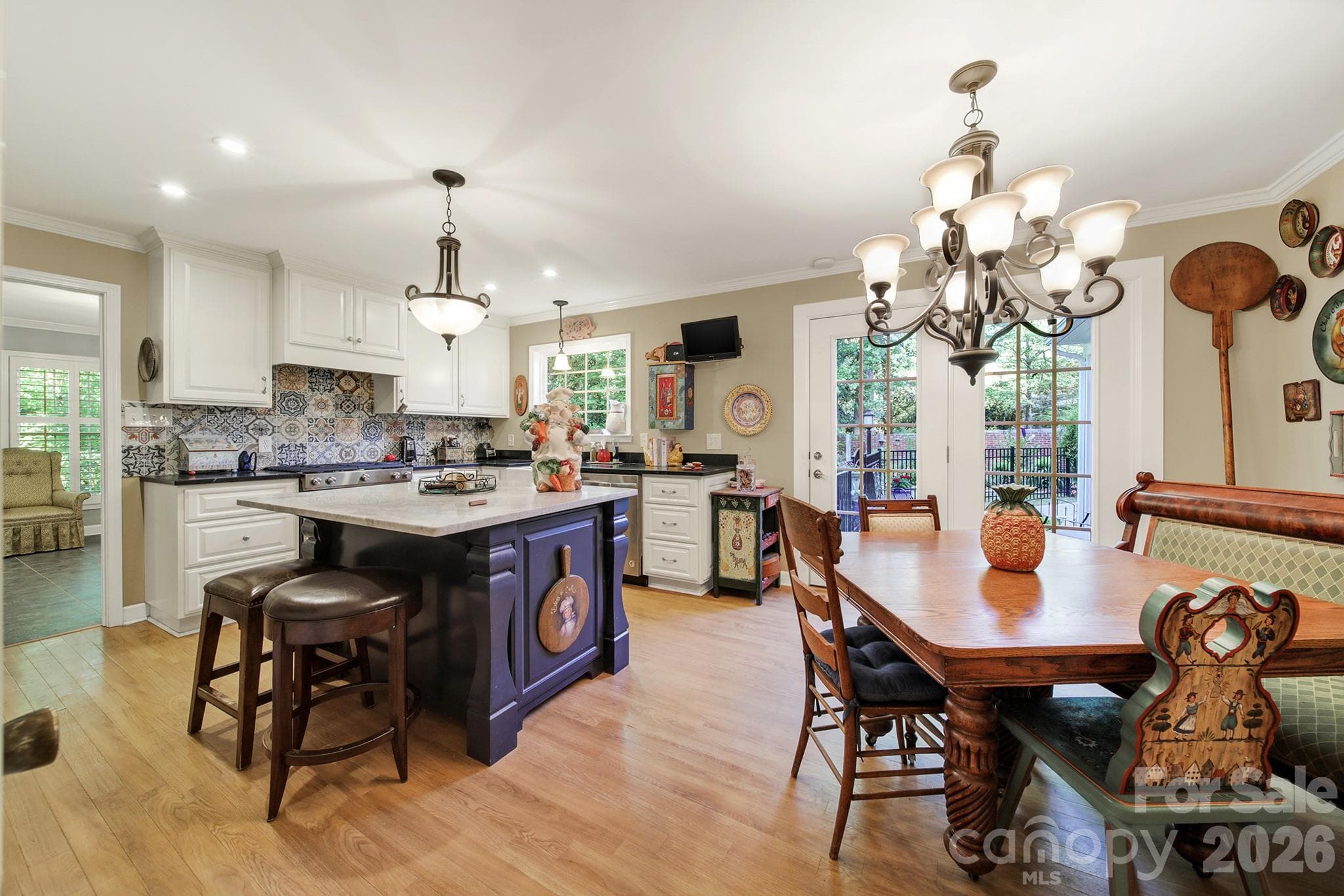 Single Family Residence at 537 Briarwood Road, Lancaster, photo 11 of 48