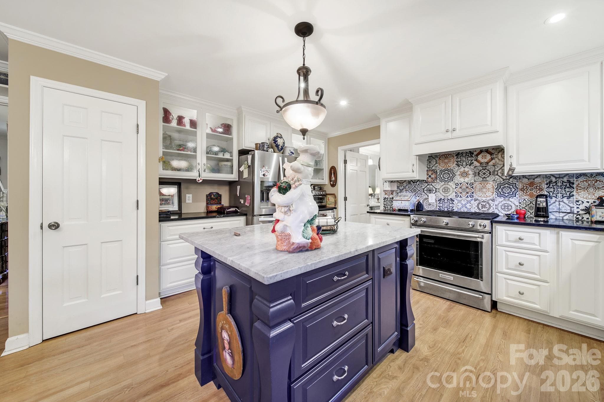 Single Family Residence at 537 Briarwood Road, Lancaster, photo 12 of 48
