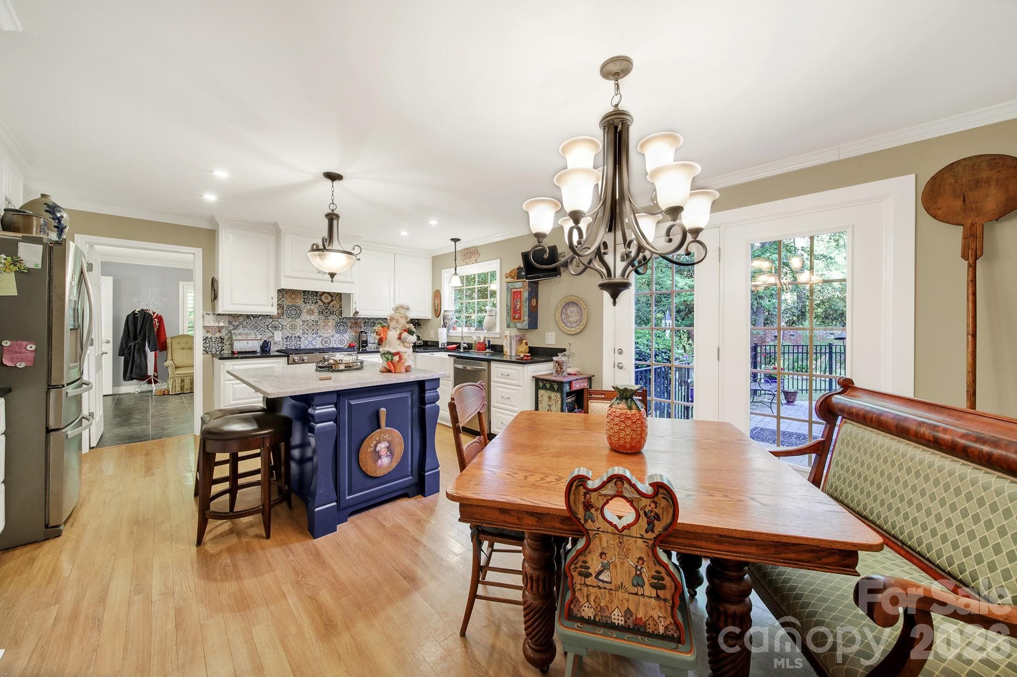 Single Family Residence at 537 Briarwood Road, Lancaster, photo 15 of 48