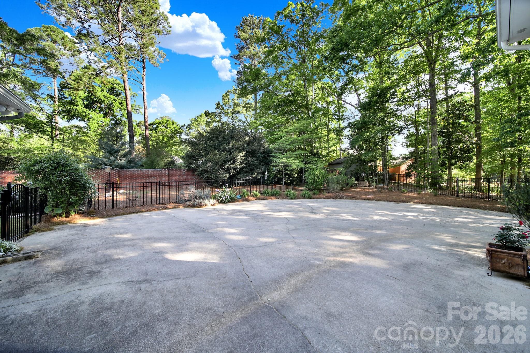 Single Family Residence at 537 Briarwood Road, Lancaster, photo 42 of 48