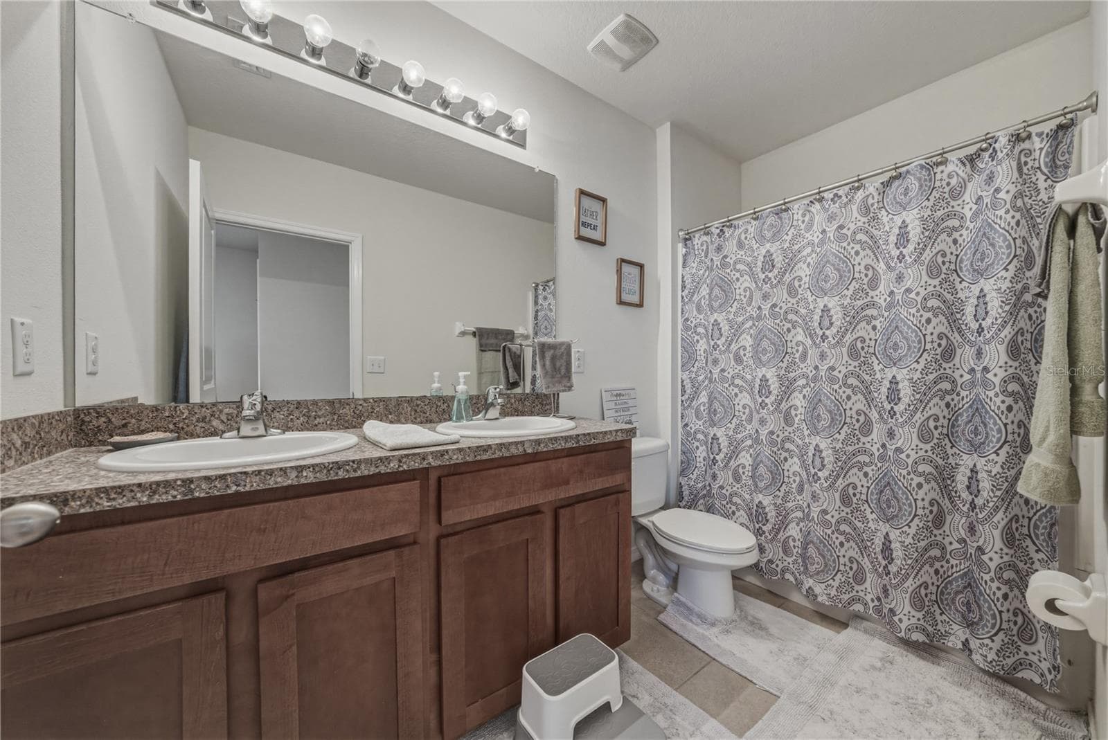 Single Family Residence at 16833 TRITE BEND ST, WIMAUMA, photo 28 of 102