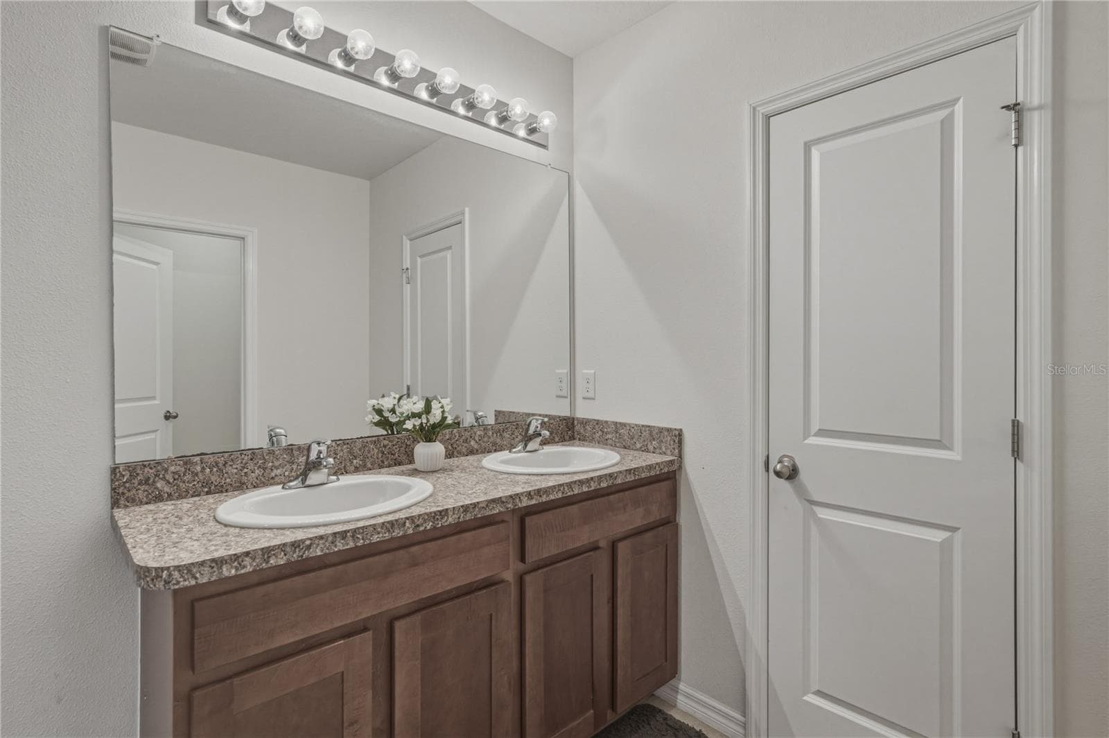 Single Family Residence at 16833 TRITE BEND ST, WIMAUMA, photo 42 of 102
