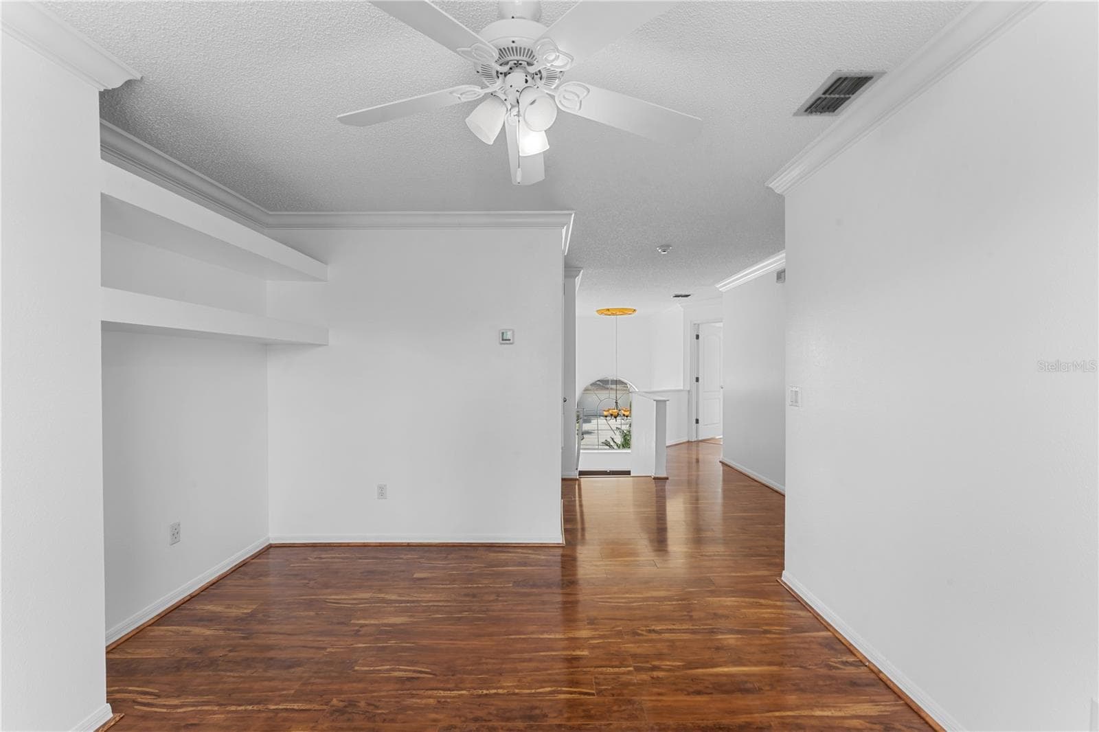 Single Family Residence at 617 LAKESCAPE CT, ORLANDO, photo 16 of 42