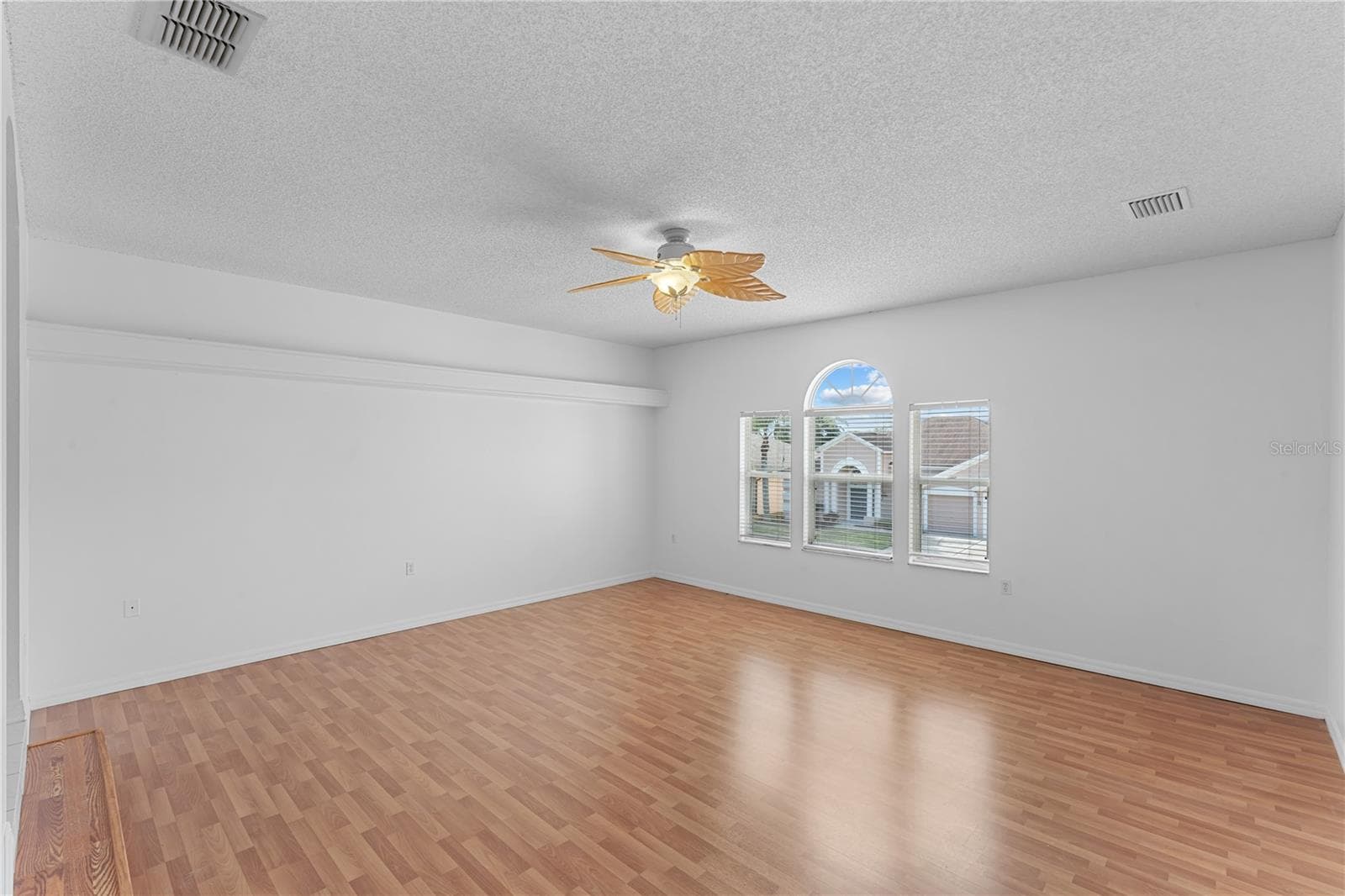 Single Family Residence at 617 LAKESCAPE CT, ORLANDO, photo 18 of 42