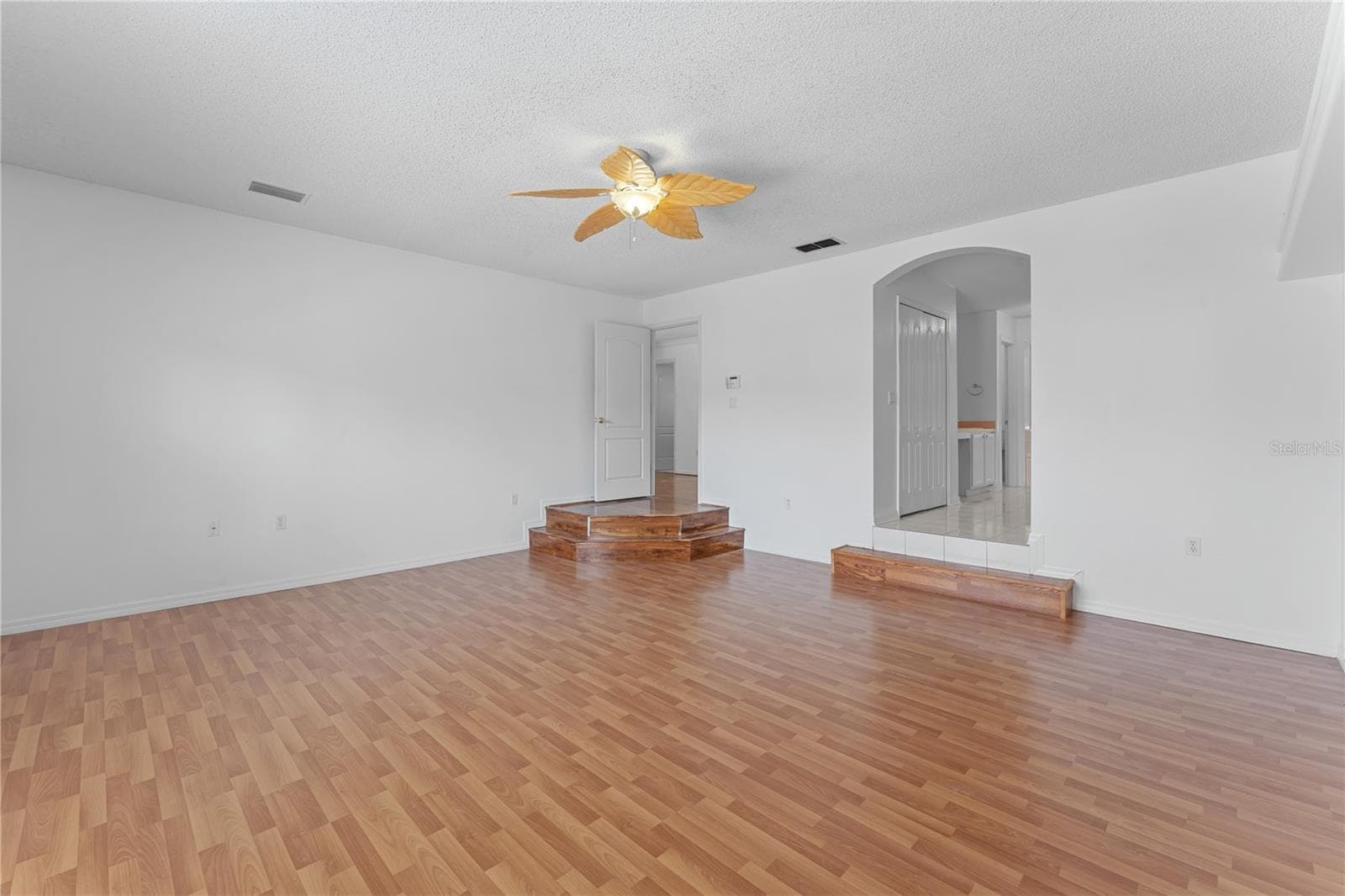 Single Family Residence at 617 LAKESCAPE CT, ORLANDO, photo 20 of 42