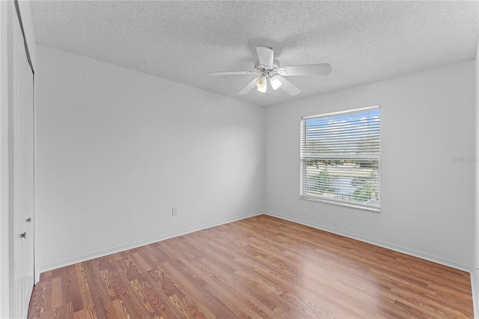 Single Family Residence at 617 LAKESCAPE CT, ORLANDO, photo 28 of 42