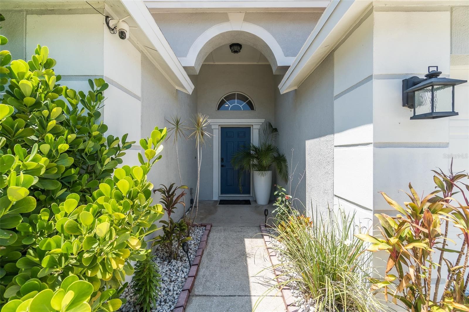Single Family Residence at 1707 BONDURANT WAY, BRANDON, photo 2 of 25