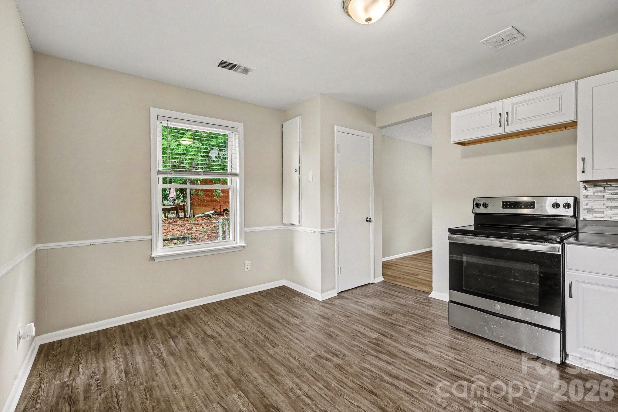 Single Family Residence at 603 Dobson Drive, Charlotte, photo 9 of 23