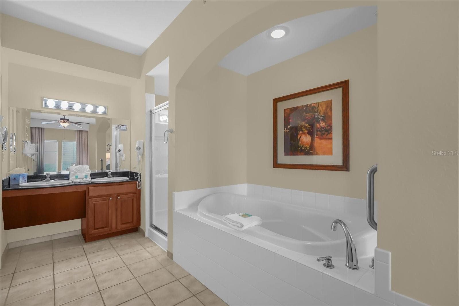 Condo - Hotel at 8101 RESORT VILLAGE DR #31202, ORLANDO, photo 12 of 35