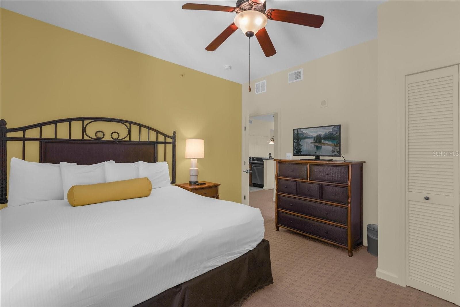 Condo - Hotel at 8101 RESORT VILLAGE DR #31202, ORLANDO, photo 16 of 35