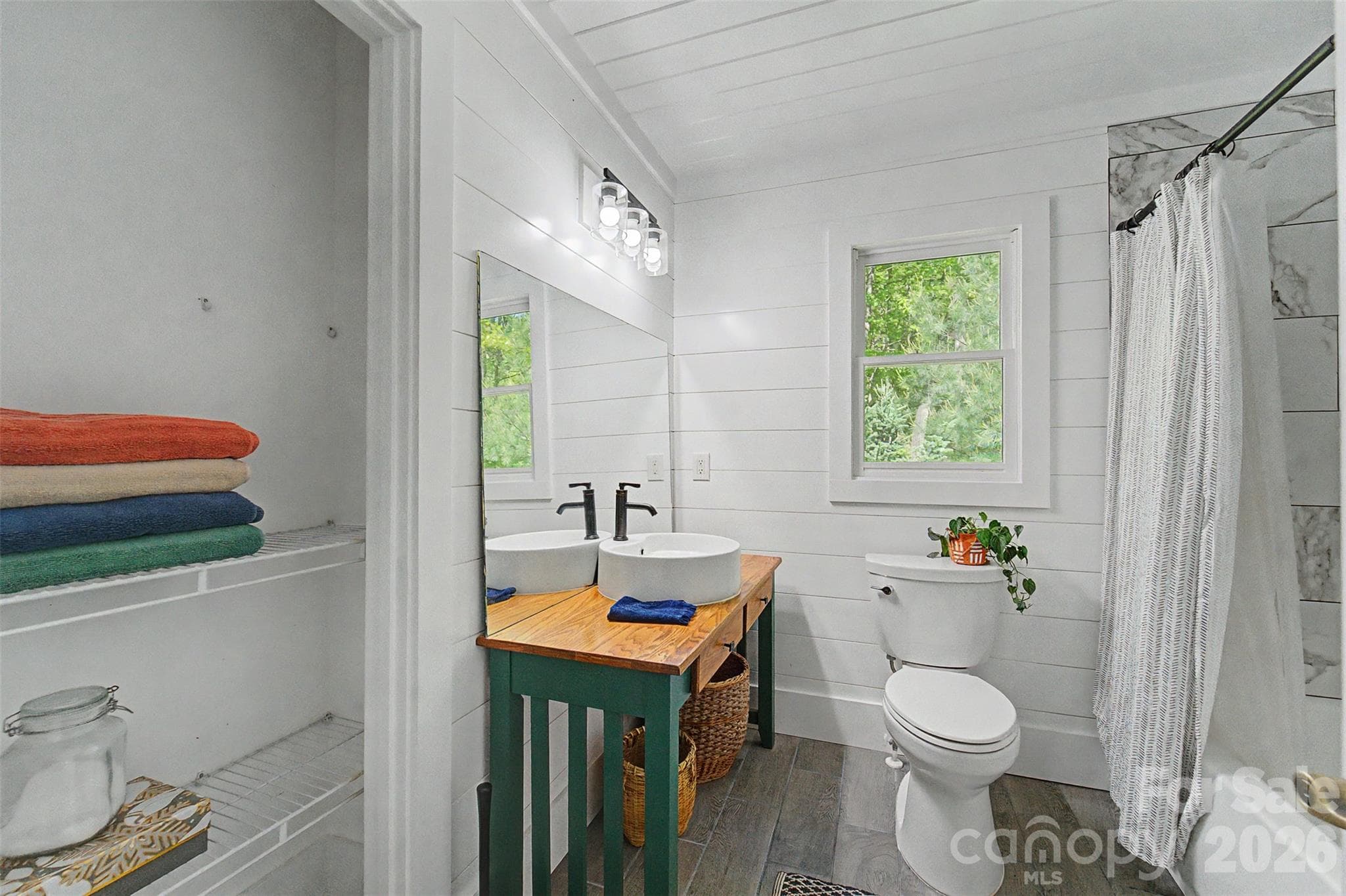upstairs bathroom - 110 Wyoming Drive, Sylva