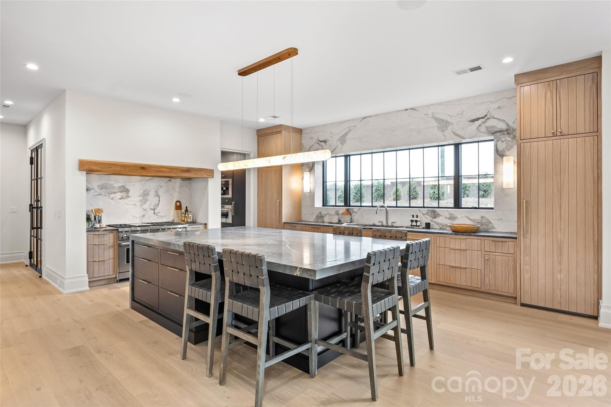 Single Family Residence at 4111 Columbine Circle, Charlotte, photo 11 of 48