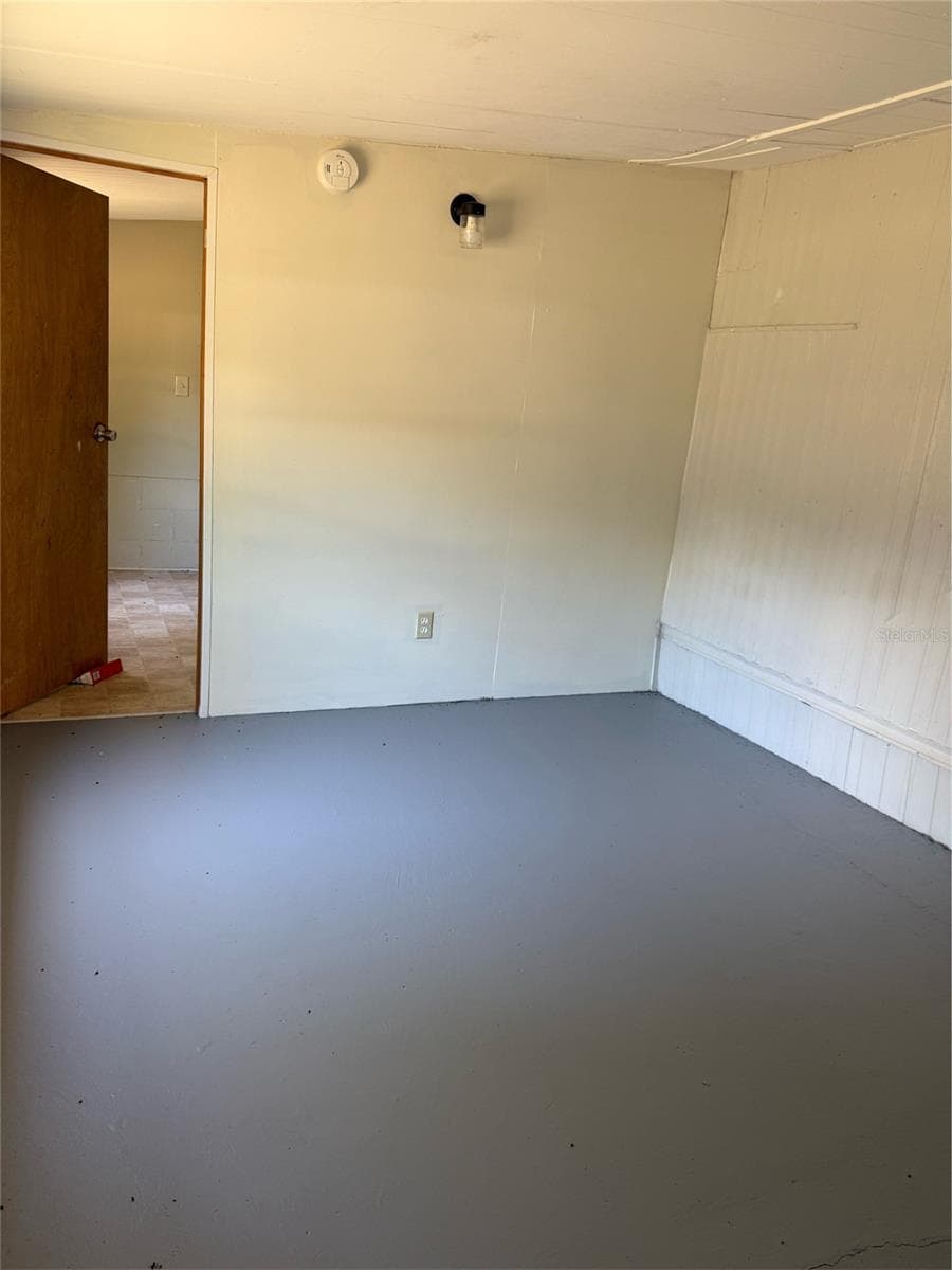 Mobile Home at 2107 HIALEAH AVE, LEESBURG, photo 7 of 23