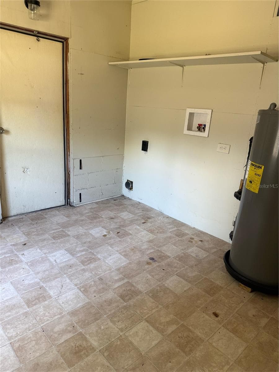 Mobile Home at 2107 HIALEAH AVE, LEESBURG, photo 13 of 23