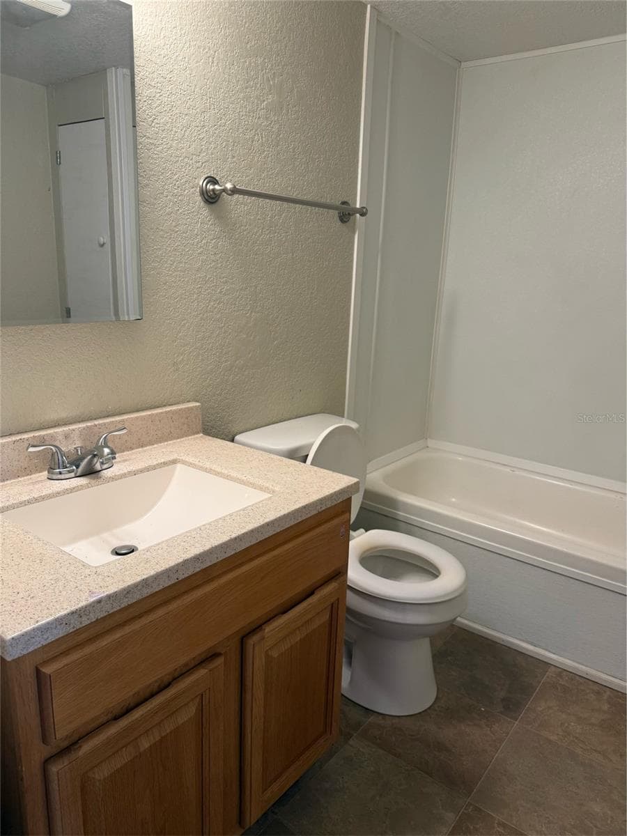 Mobile Home at 2107 HIALEAH AVE, LEESBURG, photo 16 of 23