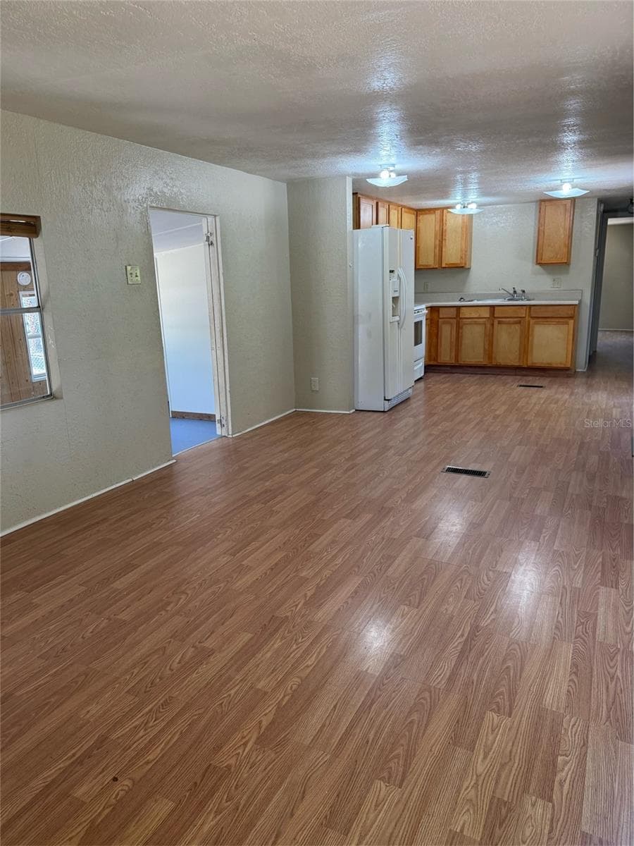 Mobile Home at 2107 HIALEAH AVE, LEESBURG, photo 17 of 23