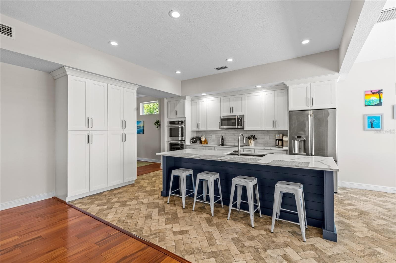 Single Family Residence at 897 POINT SEASIDE DR, CRYSTAL BEACH, photo 21 of 76