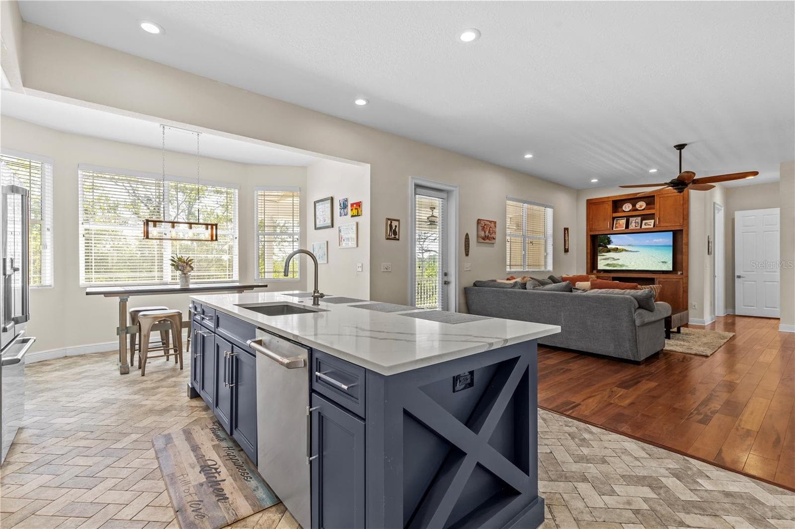 Single Family Residence at 897 POINT SEASIDE DR, CRYSTAL BEACH, photo 25 of 76