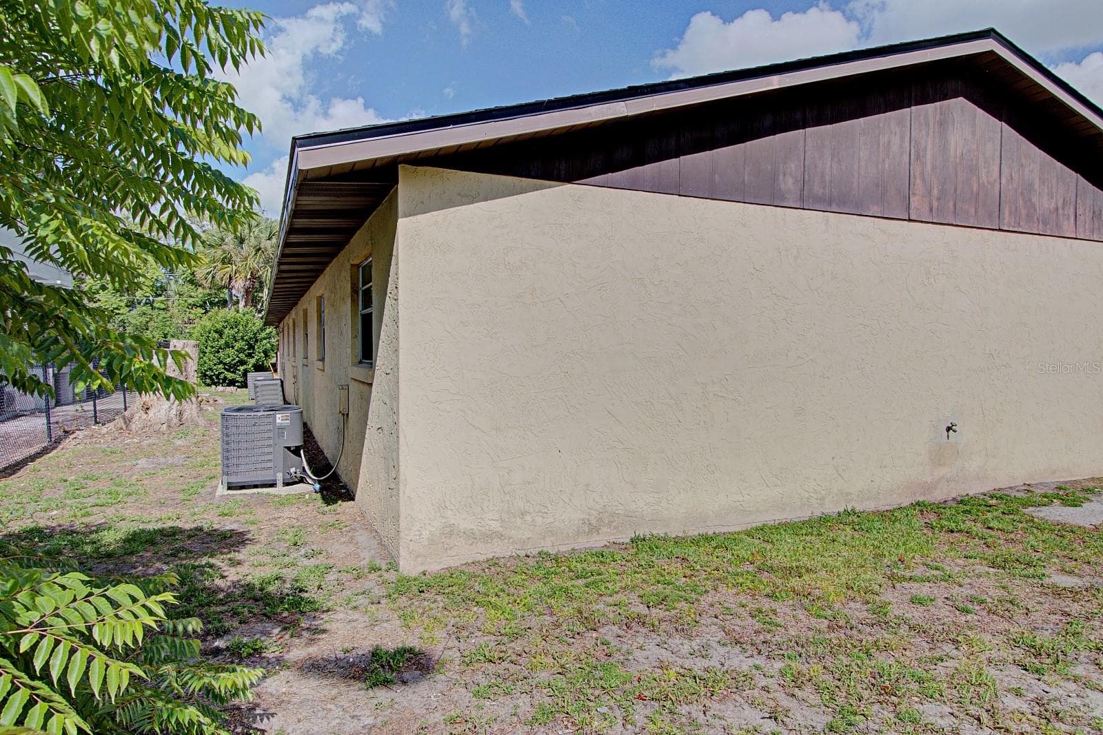 Multi-Family 5+ at 830 N CLAKE ST, DELAND, photo 5 of 31