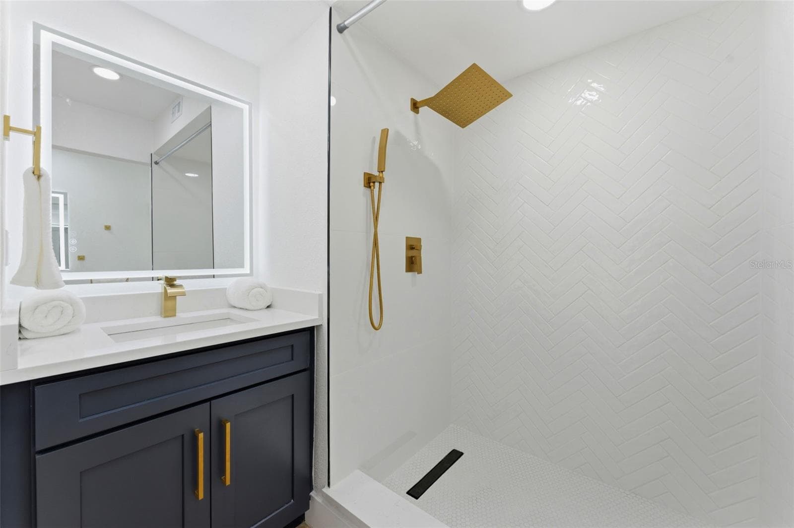 Primary Bath - 3917 E EDEN ROC CIR, TAMPA