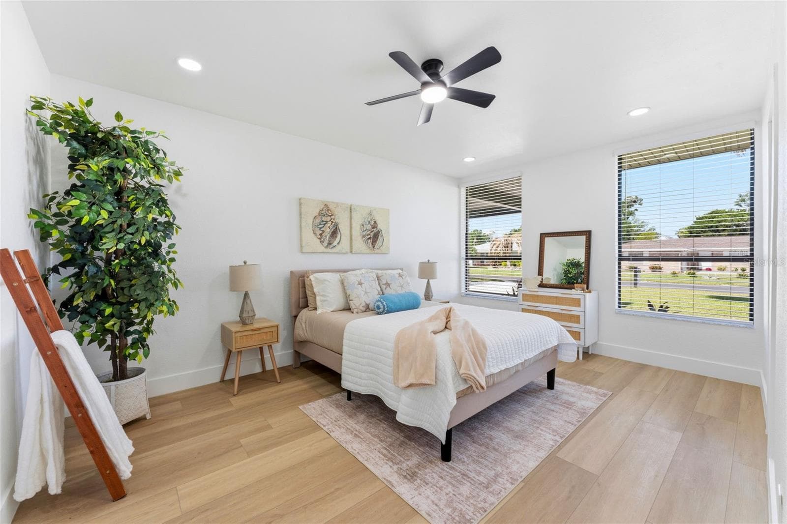 Bed 2 - 3917 E EDEN ROC CIR, TAMPA