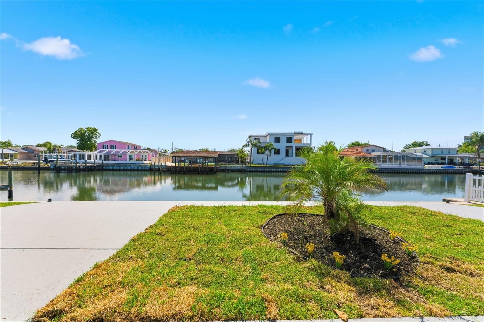 Single Family Residence at 3917 E EDEN ROC CIR, TAMPA, photo 24 of 55