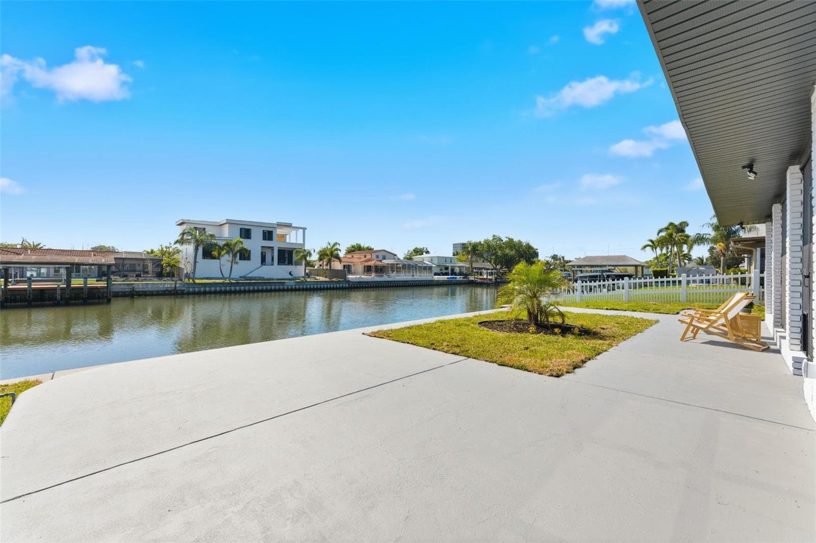 Single Family Residence at 3917 E EDEN ROC CIR, TAMPA, photo 27 of 55