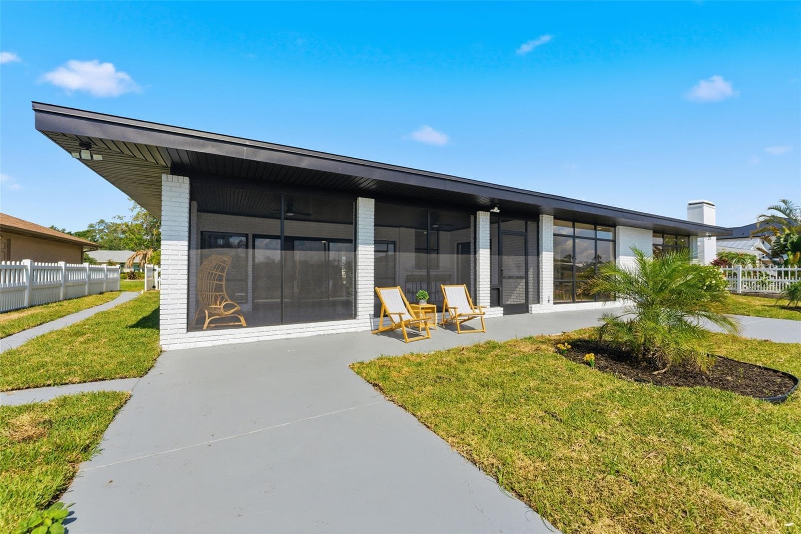 Single Family Residence at 3917 E EDEN ROC CIR, TAMPA, photo 28 of 55