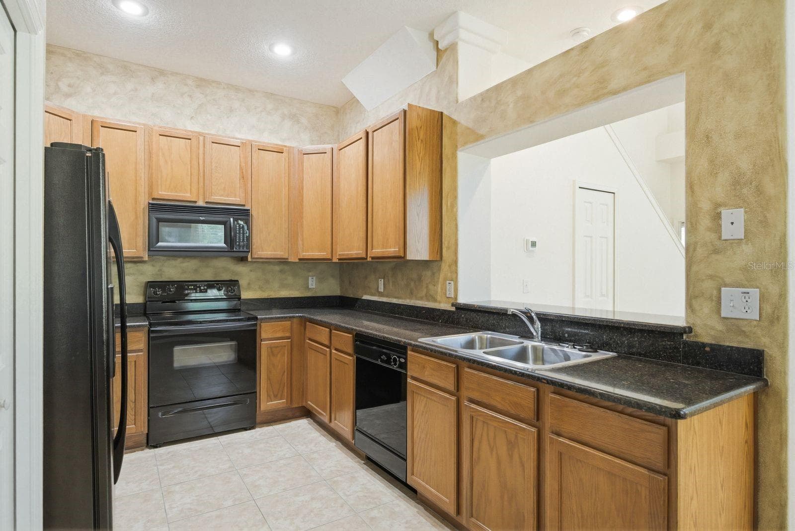 Townhouse at 1405 RIDGE TER, TARPON SPRINGS, photo 10 of 28