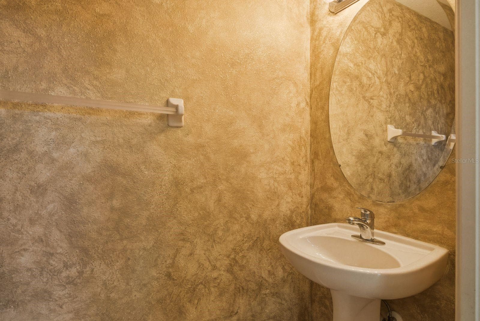 Townhouse at 1405 RIDGE TER, TARPON SPRINGS, photo 13 of 28