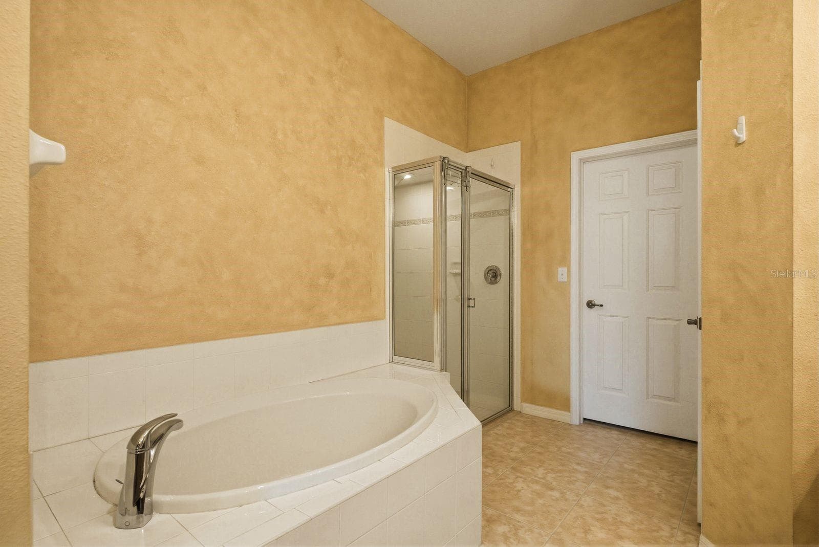 Townhouse at 1405 RIDGE TER, TARPON SPRINGS, photo 18 of 28